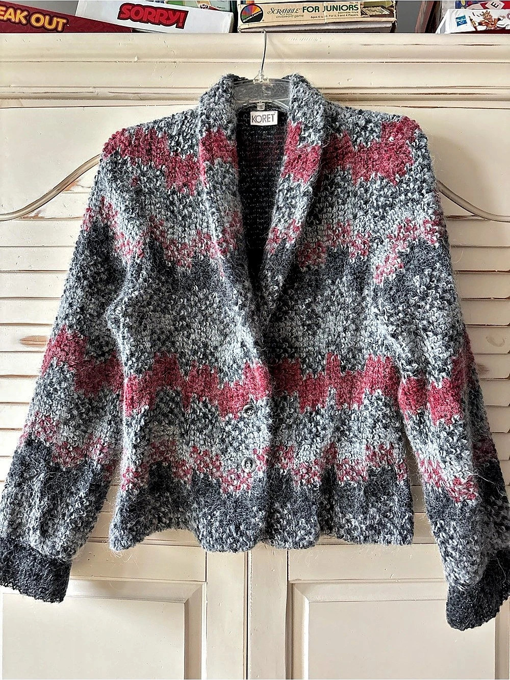 KORET Women's Geometric Knit Jacket in Gray & Red
